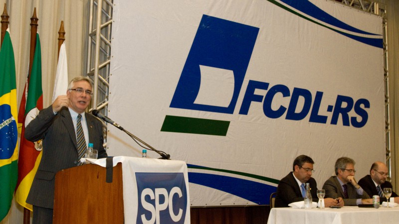 Governador em exercício Beto Grill participa do almoço do Encontro Estadual de Câmara de Dirigentes Lojistas e Entidades ligadas ao SPC