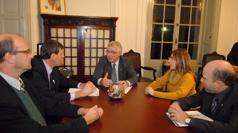 Governador em exercício Beto Grill sanciona lei que denomina Rodovia Matheus Schmidt trecho da ERS. 332
