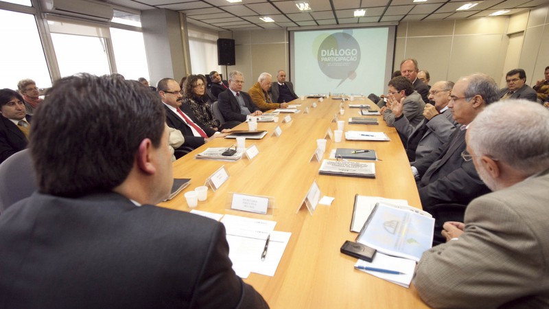 PORTO ALEGR,RS, 21.07.11: Conselho de desenvolvimento social e ecônomico (CDES), reunido na Câmara temática do setor energético.
