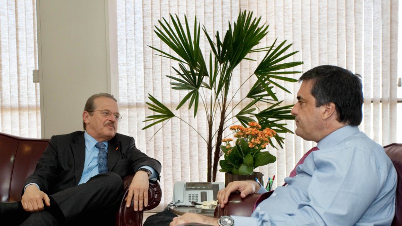 Governador Tarso Genro em audi&ecirc;ncia com Jos&eacute; Eduardo Cardozo, Ministro da Justi&ccedil;a