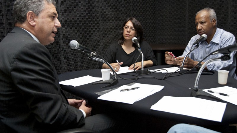 21.11.11: Secretário da Habitação e Saneamento, Marcel Frison, concede entrevista para o programa RS sem Fronteiras,realizado pelo setor de rádio da Secretaria de Comunicação e Inclusão Digital do Governo do Estado.
