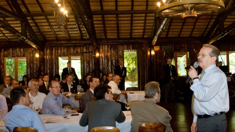 Governador Tarso Genro durante reunião-almoço com Pleno do Secretariado e Deputados da Base do Governo