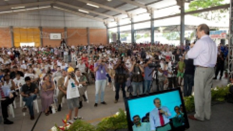 O bairro Mathias Velho, em Canoas, é o mais recente Território de Paz, instalado pelo governador Tarso Genro, nesta terça-feira (29). Juntamente com o secretário da Segurança Pública, Airton Michels, e o prefeito de Canoas, Jairo Jorge, Tarso assinou o