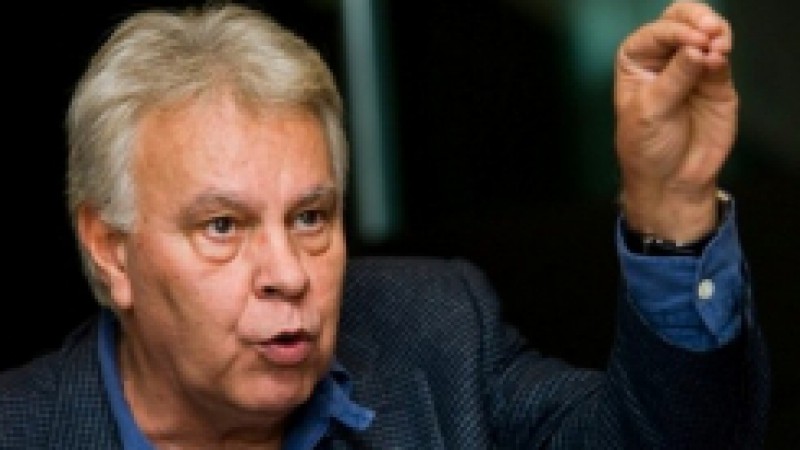 O ex-primeiro ministro espanhol Felipe González confirmou nesta terça-feira (11) a vinda a Porto Alegre para participar do I Encontro Ibero-americano de Conselhos Econômicos e Sociais, que ocorre de 1 a 3 de dezembro. Gonzáles governou a Espanha durante