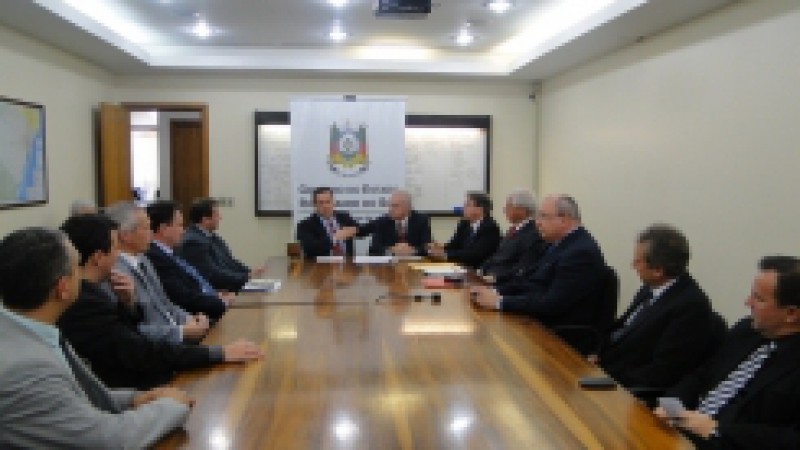 O secret&aacute;rio de Infraestrutura e Log&iacute;stica do RS, Beto Albuquerque, anunciou na tarde desta quarta-feira (28), os nomes dos quatro novos diretores do Departamento Aut&ocirc;nomo de Estradas de Rodagem (Daer). As mudan&ccedil;as ocorrem na Diretoria-Geral, al&eacute;m das