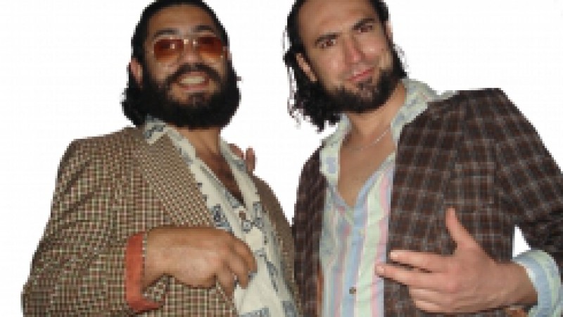 La Garantía Soy Yo, mais recente trabalho do grupo teatral Velho do Saco, de São Leopoldo, tem sessões nos dias 26 e 27 de agosto (sexta e sábado), às 20h, no Teatro Bruno Kiefer da Casa de Cultura Mario Quintana. O evento integra o CInPoA - Cena do