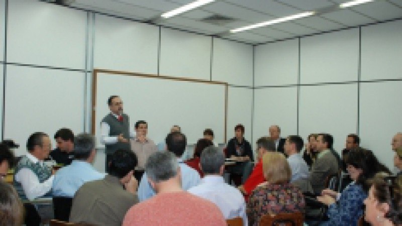 Promover o debate público regional com o intuito de verificar as principais demandas de qualificação profissional. Este foi o objetivo principal da primeira audiência pública realizada pela Secretaria do Trabalho e do Desenvolvimento Social (STDS) no
