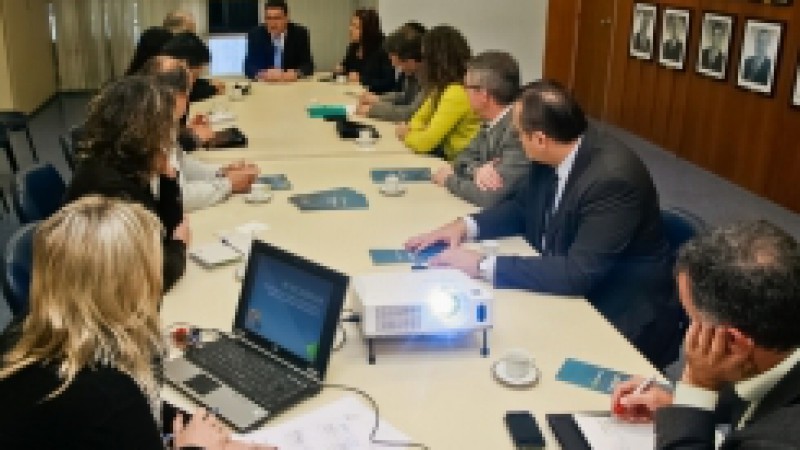 O secretário de Ciência, Inovação e Desenvolvimento Tecnológico (SCIT), Cleber Prodanov, esteve reunido, na tarde desta quarta-feira (10), com representantes chilenos das empresas Symnetics e Los Pelambres e com o diretor executivo da Agenda 2020, Ronald