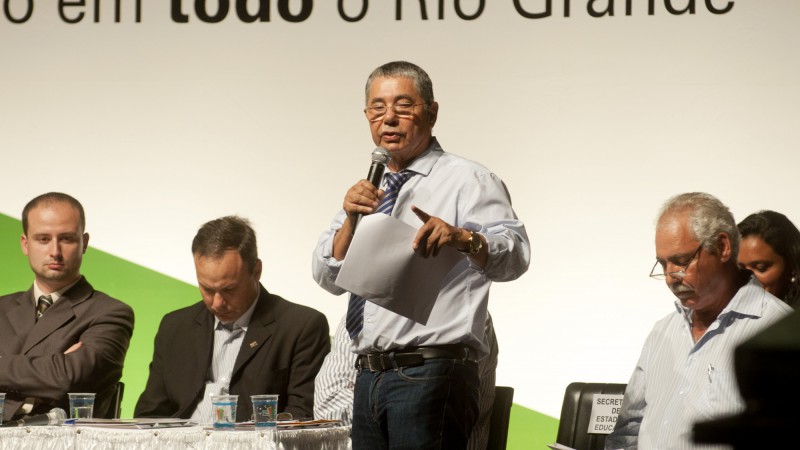 30.01.12: Interioriza&ccedil;&atilde;o de Governo no munic&iacute;pio de Santa Rosa. Com a palavra, Secret&aacute;rio de Educa&ccedil;&atilde;o Jos&eacute; Cl&oacute;vis de Azevedo.