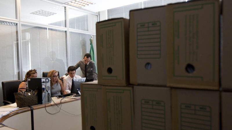 26.01.12: Procuradora do Estado Adriana Krieger de Mello apresenta o relatório da comissão processante do caso Daer.