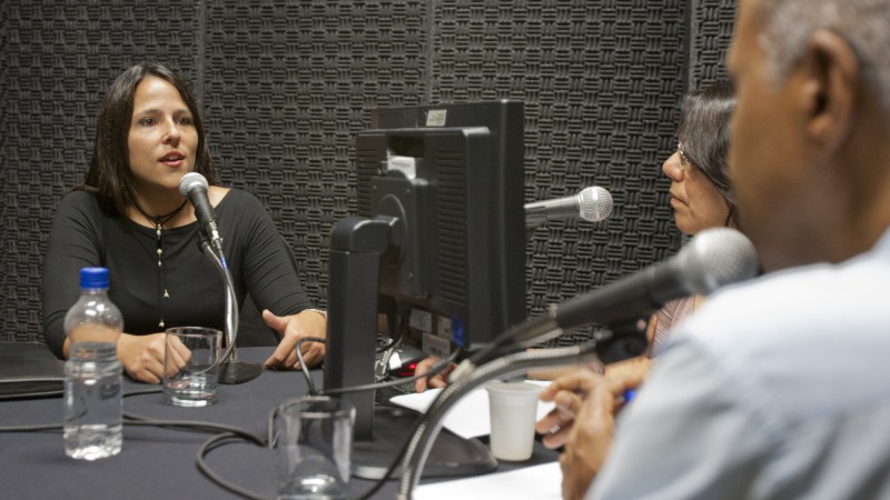 19.04.12: A Subchefe de &Eacute;tica, Controle P&uacute;blico e Transpar&ecirc;ncia da Casa Civil, Juliana Foernges, participa do RS sem Fronteiras, programa produzido pelo departamento de r&aacute;dio da Secom.