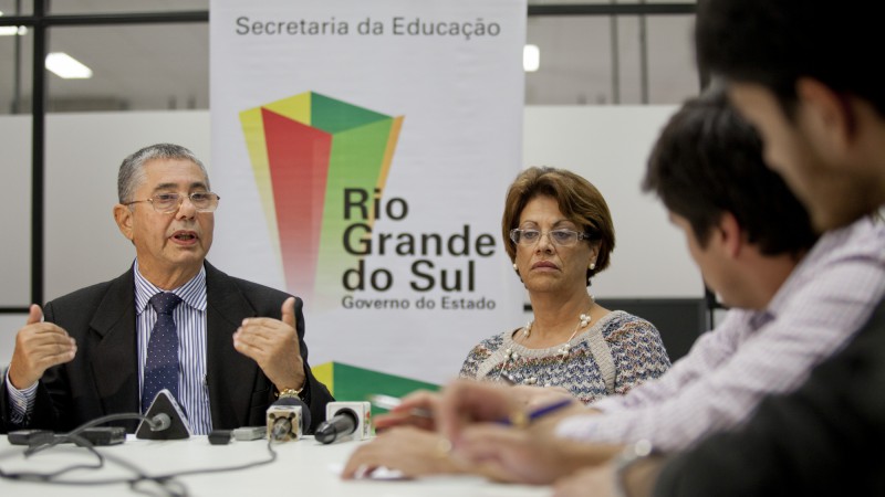 17.05.12: Coletiva de imprensa com o secret&aacute;rio da Educa&ccedil;&atilde;o Jose Clovis de Azevedo e a secret&aacute;ria-adjunta Maria Eulalia Nascimento sobre resultado do concurso do magist&eacute;rio.