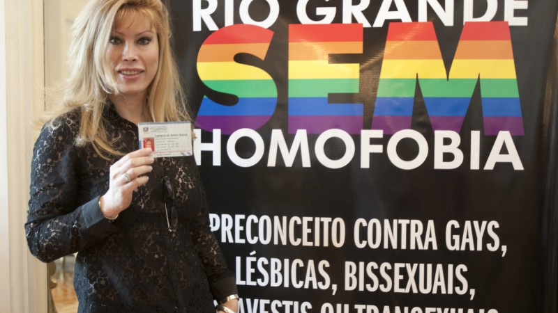 17.05.12: comemora&ccedil;&atilde;o ao Dia Estadual contra a homofobia, e lan&ccedil;amento da carteira de nome social para travestis e transexuais, pela Secretaria de Seguran&ccedil;a P&uacute;blica, no Pal&aacute;cio Piratini.