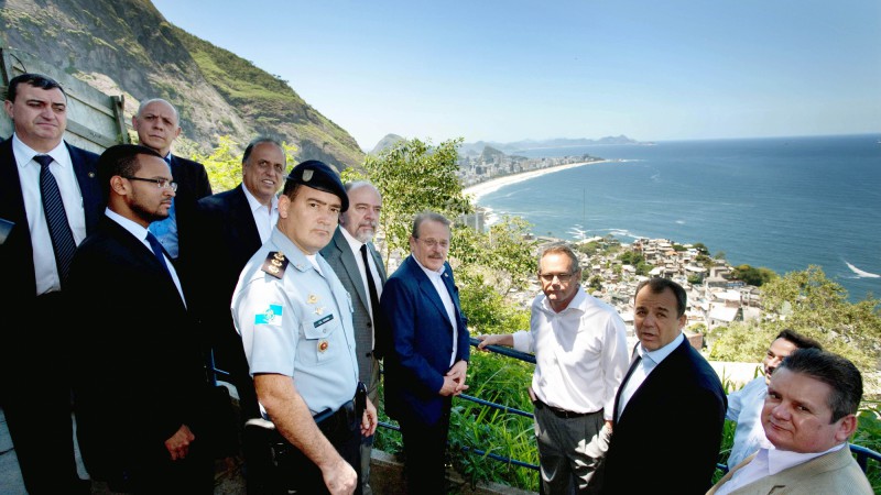 16.10.2012 Governador Tarso Genro e o Governador do Rio de Janeiro, Sérgio Cabral Visitam Unidade de Polícia Pacificadora no Morro do Vidigal