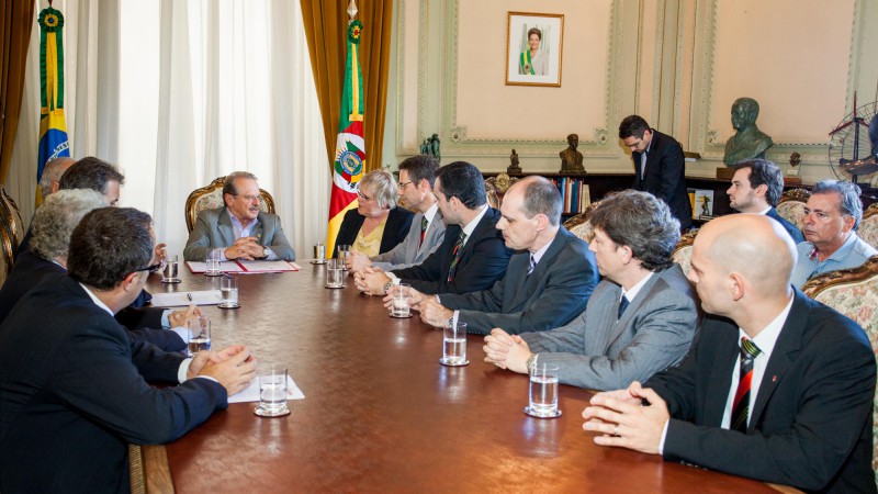 20.11.2012 Governador Tarso Genro durante ato de assinatura de Protocolo de Intenções entre o Estado do Rio Grande do Sul e o Grupo Suíço AMMANN