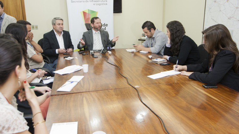 26.11.12: Novo Secretário de Infraestrutura e Logística, Caleb de Oliveira, concede entrevista a imprensa.