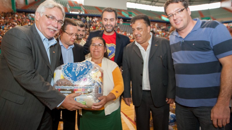 Beto Grill participa da entrega de cestas de Natal na campanha da LBV em  Passo Fundo - Portal do Estado do Rio Grande do Sul