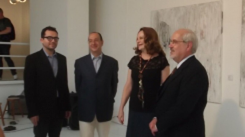 Na noite dessa sexta-feira (07), a abertura de duas exposições e o lançamento de um livro marcaram o final das comemorações pelos 20 anos do Museu de Arte Contemporânea (Macrs). O principal destaque, no entanto, foi o comunicado de que, no segundo