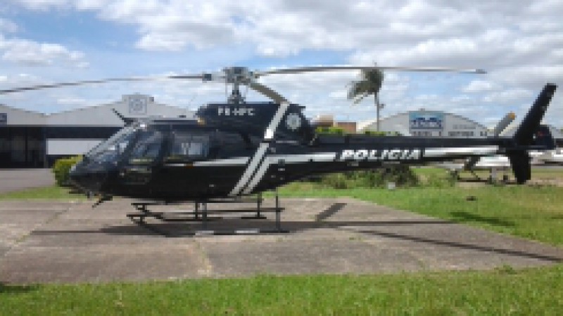 A Polícia Civil recebeu, nesta quinta-feira (1º), um helicóptero AS 350 B3E, da Helibras, com tecnologia francesa do grupo Eurocopter. A aeronave, com prefixo PR-HPC, deverá ter sua base no hangar da Polícia Civil, no Aeroporto Salgado Filho, na Capital.