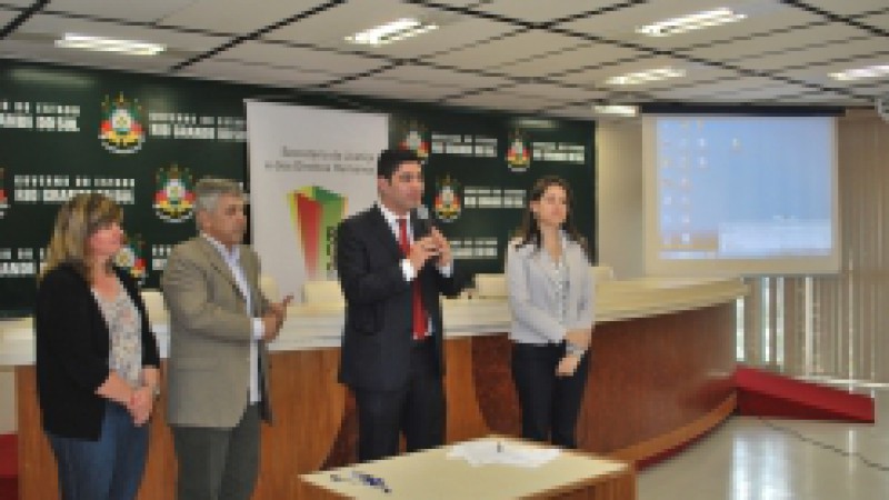 Gravata&iacute;, Passo Fundo, Rio Grande, Santa Maria e Santa Rosa s&atilde;o os cinco munic&iacute;pios ga&uacute;chos que aderiram nesta ter&ccedil;a-feira (16) ao Programa de A&ccedil;&otilde;es Integradas e Referenciais (Pair) da Secretaria da Justi&ccedil;a e dos Direitos Humanos (SJDH). Com a ades&atilde;o, j&aacute;