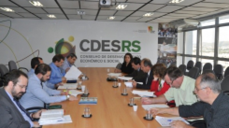 O Grupo de Trabalho (GT) responsável por aperfeiçoar o conceito e avançar na política de diversificação da produção de fumo no Estado teve nova reunião, na tarde de segunda-feira (24), no Conselho de Desenvolvimento Econômico e Social (Cdes-RS), em Porto