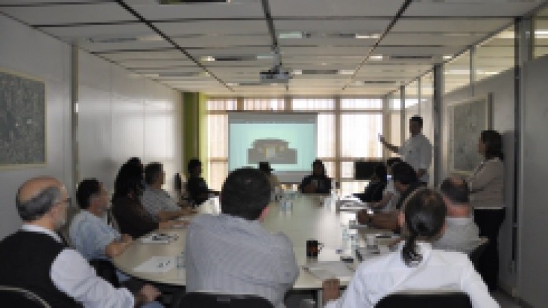 Um encontro entre representantes da Secretaria de Habitação e Saneamento (Sehabs), Secretaria de Desenvolvimento Rural, Pesca e Cooperativismo (SDR) e índios de seis tribos guaranis nesta segunda-feira (17), serviu de ponto de partida para o debate sobre