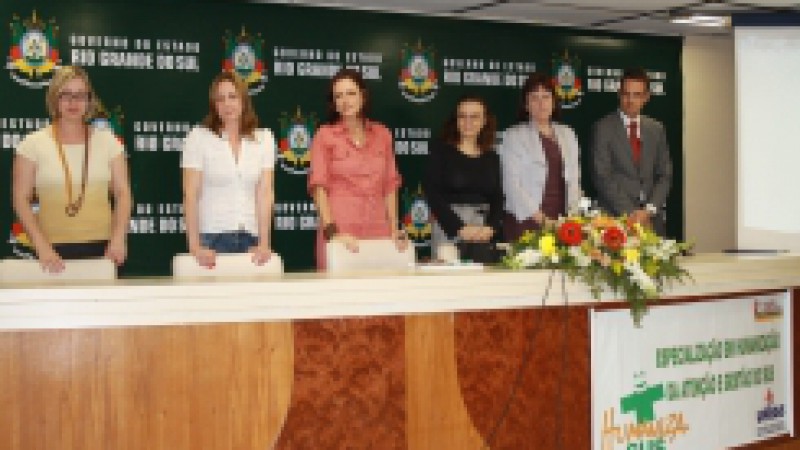 A Secretaria Estadual da Saúde (SES), através do Departamento de Ações em Saúde (DAS), realiza desde quinta-feira (16), com prosseguimento nesta sexta-feira (17), em Porto Alegre, o II Encontro Estadual de Humanização com o tema : Função-apoio e as Redes