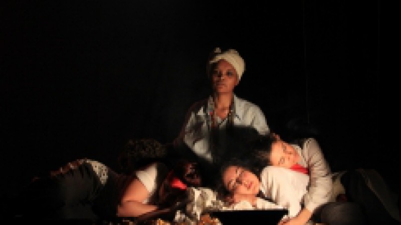 Neste domingo (08), às 18h, o Theatro São Pedro será o palco de Tatá Dança Simões, um espetáculo de dança baseado na obra do escritor pelotense Simões Lopes Neto. Alguns contos, como O negrinho do pastoreio, foram transcritos para o universo da