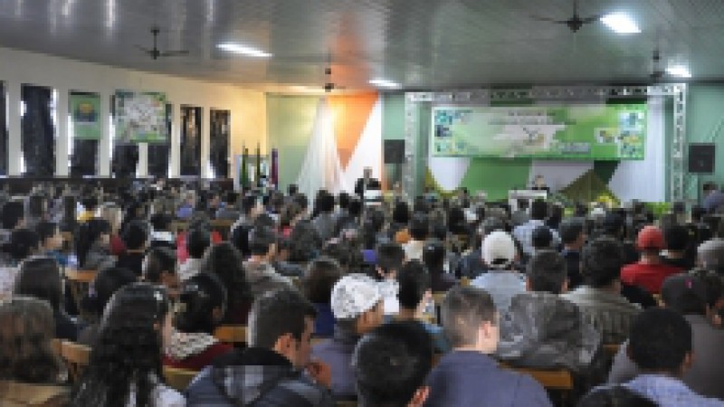 O Secret&aacute;rio de Desenvolvimento Rural, Pesca e Cooperativismo (SDR), Ivar Pavan, participou do IV F&oacute;rum da Agricultura Familiar e XI F&oacute;rum de Desenvolvimento Rural Sustent&aacute;vel da Regi&atilde;o Centro-Sul, nesta quinta-feira (28), no munic&iacute;pio de Dom Feliciano.