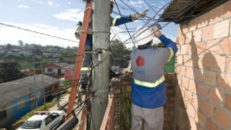Uma operação conjunta entre a Companhia Estadual de Distribuição de Energia Elétrica (CEEE-D) e a Delegacia de Repressão aos Crimes contra o Patrimônio (DRCP) resultou num total de sete flagrantes de furto de energia, nesta quarta-feira (27), em Porto