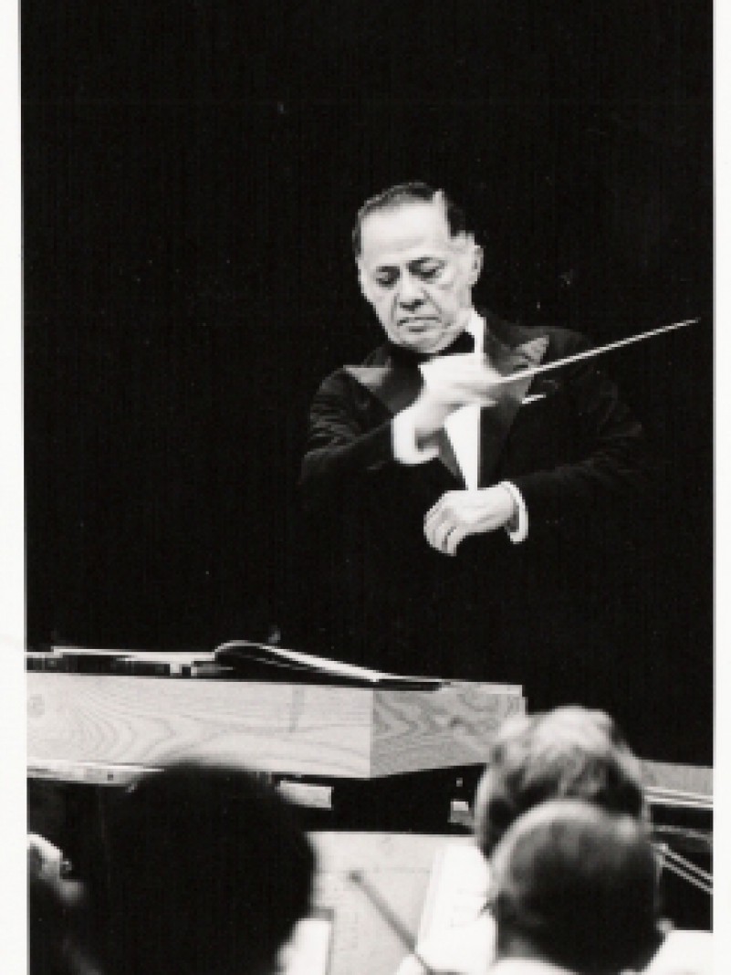 O 8º Concerto Oficial da Temporada 2012 da Orquestra Sinfônica de Porto Alegre será dedicado a Eleazar de Carvalho (1912-1996), um dos maestros brasileiros mais importantes do século XX, que em dois momentos ocupou o posto de diretor artístico da Ospa: