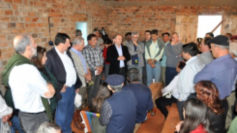 A pecuária familiar esteve em pauta nessa quinta-feira (14) no município de Pinheiro Machado. Considerada como uma forma específica e diferenciada de produção rural, a atividade recebeu atenção total do secretário estadual de Desenvolvimento Rural, Pesca