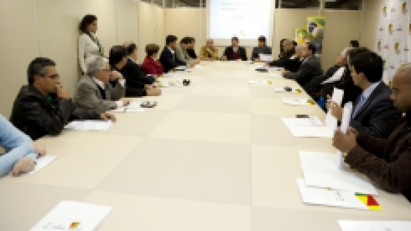 O Estado passa a contar com um Conselho Estadual de Esportes do RS. Os integrantes foram empossados nessa segunda-feira (04) pelo secretário do Esporte e Lazer (SEL), Kalil Sehbe, presidente do grupo. O órgão substitui o antigo Conselho Regional do