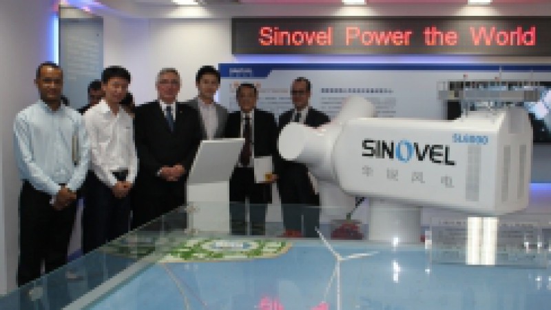 A missão gaúcha à China, coordenada pelo vice-governador, Beto Grill, foi recebida, nesta terça-feira (22), pelos dirigentes da empresa de turbinas eólicas Sinovel Wind Group e da Sany Eletric que, entre outros segmentos de atuação, é a primeira em