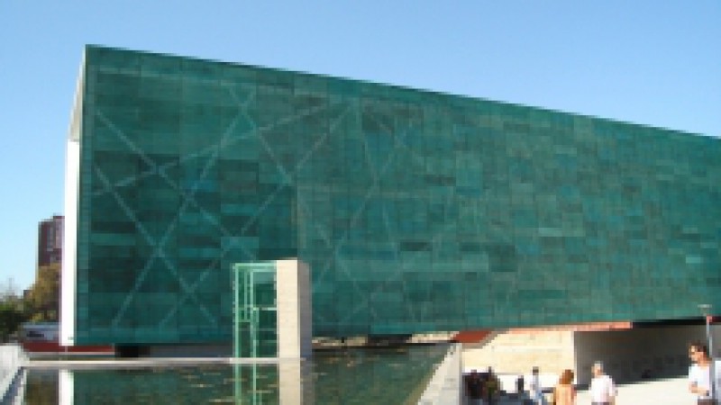 O diretor Administrativo da Secretaria de Estado da Cultura (Sedac),&nbsp;M&aacute;rcio dos Santos, se reuniu, na manh&atilde; desta quinta-feira (05), em Santiago, com o diretor do Museu da Mem&oacute;ria e dos Direitos Humanos do Chile, Ricardo Brodsky Baudet, para apresentar o