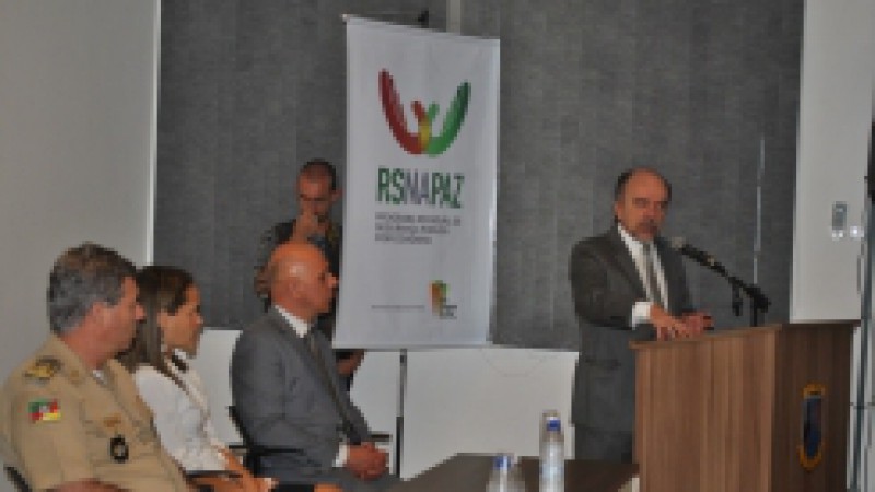 O projeto piloto de Polícia Comunitária do RS na Paz - Programa Estadual de Segurança Pública com Cidadania foi lançado oficialmente nesta quarta-feira (14) pelo Governo do Estado, por intermédio da Secretaria de Segurança Pública, em Caxias do Sul. Esse