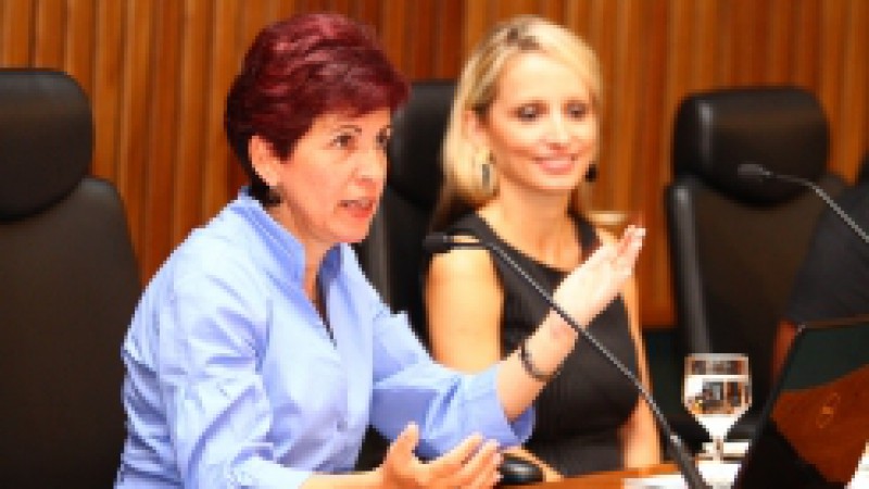 Com o objetivo de conhecer a característica das detentas, suas necessidades e de sua família, a Espanha está implantando nas instituições prisionais a primeira estratégia do Plano de Igualdade de Gênero. A informação foi destacada pela pesquisadora e