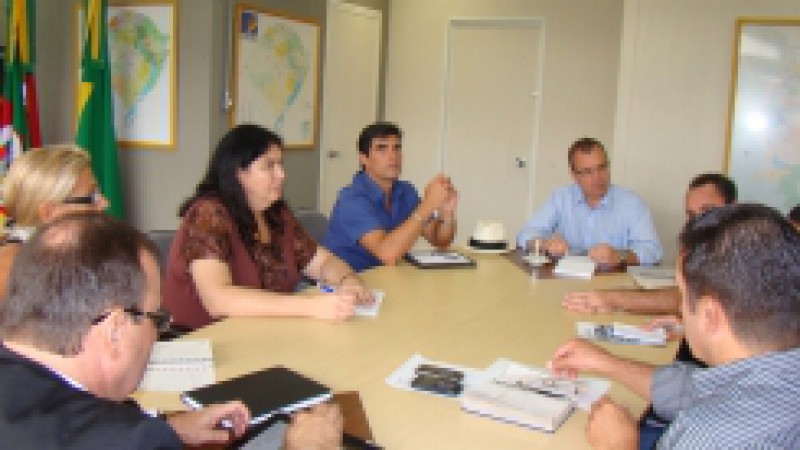 A Secretaria de Obras Públicas, Irrigação e Desenvolvimento (SOP), em parceria com as pastas do Meio Ambiente (Sema) e Desenvolvimento Rural (SDR), está criando um sistema único de cadastro para os usuários dos Comitês de Bacias Hidrográficas do Estado.