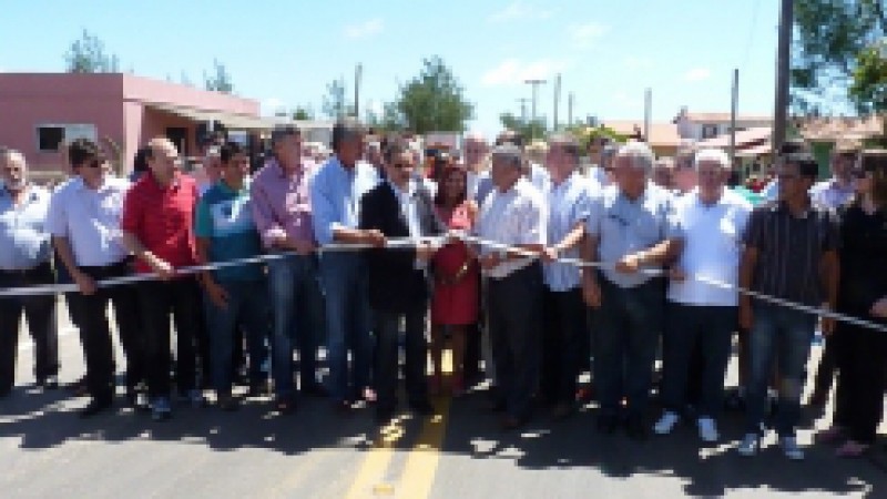 A Secretaria de Infraestrutura e Log&iacute;stica do RS inaugurou na manh&atilde; deste s&aacute;bado (28) em Terra de Areia a pavimenta&ccedil;&atilde;o de 2,6 quil&ocirc;metros da Avenida Interpraias, trecho entre Curumim (lado sul) e Ibicu&iacute; (lado norte). A obra, realizada pela empresa