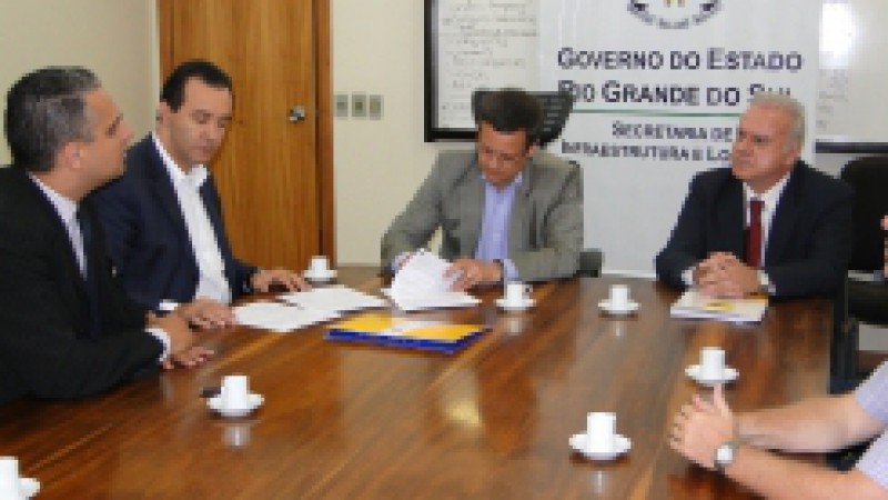 A Secretaria de Infraestrutura e Logística do RS, por meio da Diretoria de Transportes Rodoviários (DTR) do Daer, firmou uma parceria com o Serviço Nacional de Aprendizagem Comercial do Rio Grande do Sul (Senac-RS), com o objetivo de preparar os fiscais