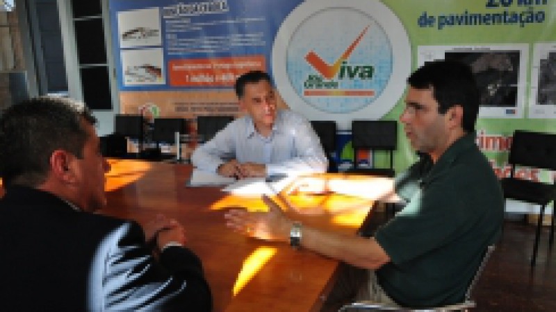 O diretor presidente da Corsan, Arnaldo Dutra, reuniu-se com o prefeito Fábio Branco, em Rio Grande, nesta quinta-feira (12), para debater as ações da companhia na cidade. Eles destacaram a importância da retomada da regionalização da companhia. Para
