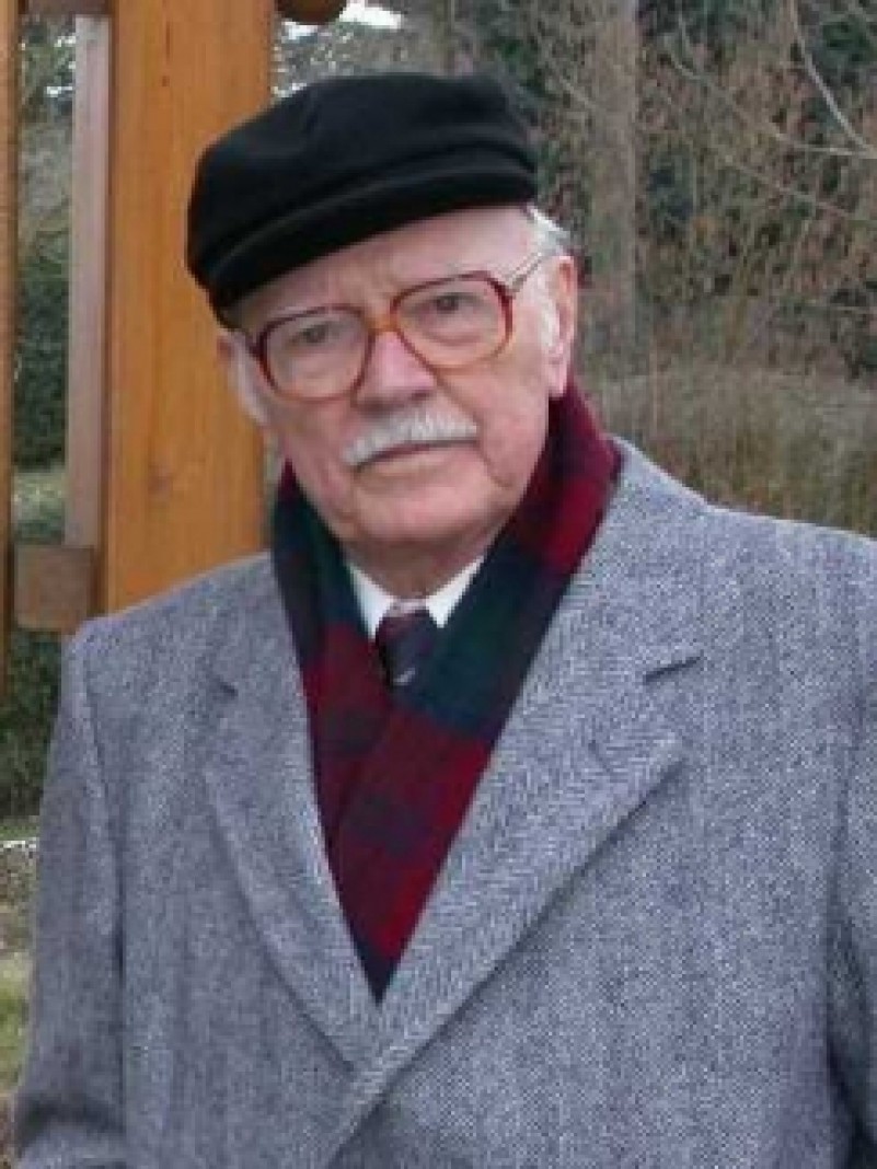 O fundador e ex-diretor do Museu Histórico Visconde de São Leopoldo, Telmo Lauro Müller, morreu na manhã dessa segunda-feira (9), em São Leopoldo, aos 85 anos. O escritor, historiador, professor e museólogo era uma das principais referências da história