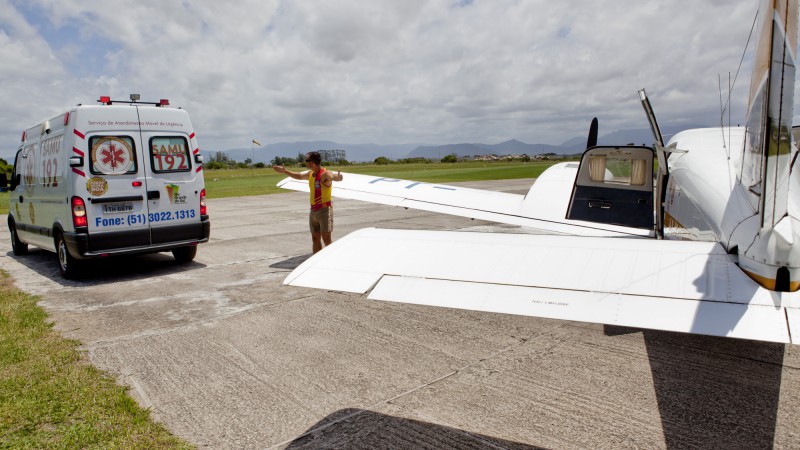 15.01.13: Equipe de Suporte Aéreo do Serviço de Atendimento Móvel de Urgência (SAMU - 192) em Capão da Canoa.