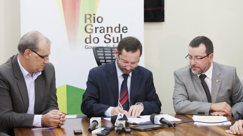 15.02.13: Transferência dos pedágios comunitários de Portão, Campo Bom e Coxilha do Daer para a EGR.