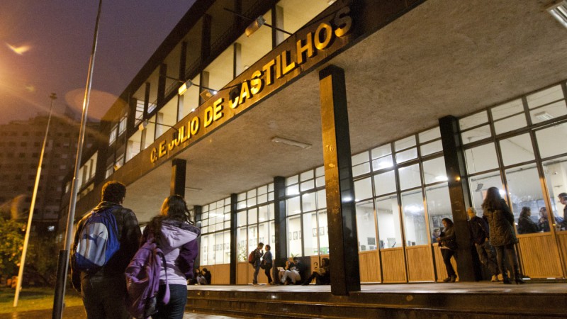 15.05.13: A secretaria de Educação deverá fornecer biografia das pessoas que emprestam nome aos colégios, como o Colégio Estadual Julio de Castilhos.