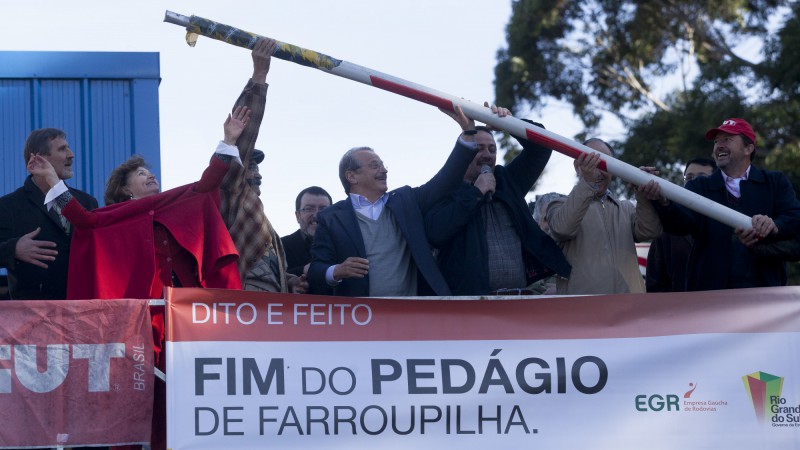 31.05.13: Ato simbólico da extinção da praça de pedágio de Farroupilha.