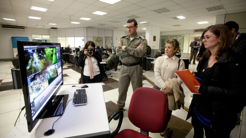 03.06.13. O Centro Integrado de Operações de Segurança Pública (Ciosp) é o tema da primeira edição do projeto Redação In Loco, iniciativa da Secretaria de Comunicação e Inclusão Digital (Secom) em parceria com secretarias e órgãos do Estado.