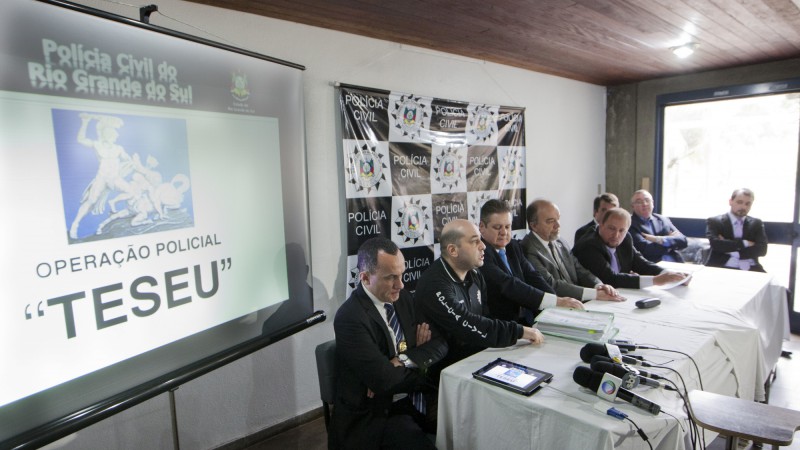 11.06.13: Coletiva de Imprensa sobre a Opera&ccedil;&atilde;o Teseu da Pol&iacute;cia Civil.