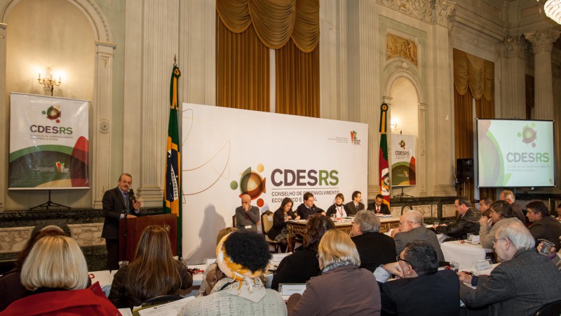 2013.07.16 Governador Tarso Genro durante reunião do Pleno CDES-RS