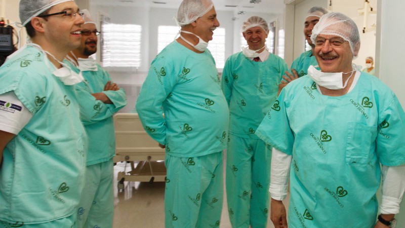 2013.07.25 Governador Tarso Genro visita ao setor de traumatologia do Hospital Ouro Branco